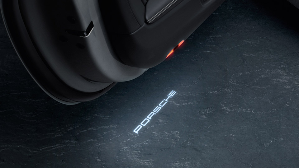 'PORSCHE' 로고 LED 도어 커티지 라이트