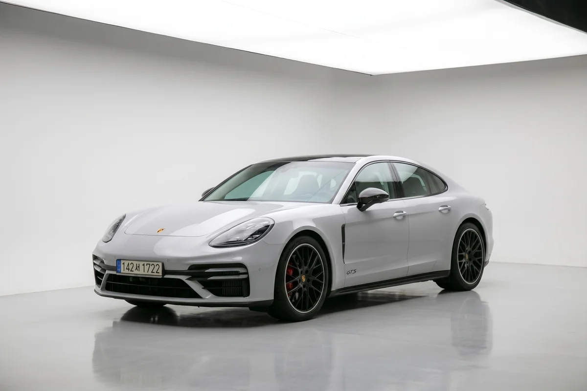 2022 파나메라 GTS 썸네일 3